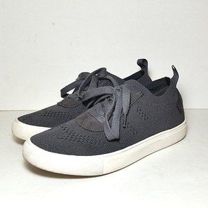 Steve Madden Faste sneakers size 7.5 grey faux lace up rubber sole slip on